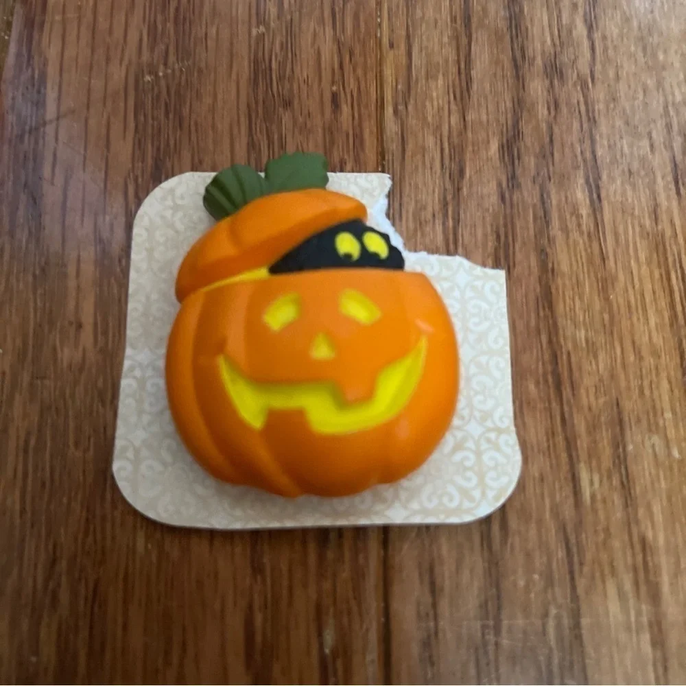 Halloween Black Cat in Jack-o-Lantern Brooch Pin 1982 Hallmark Cards Pumpkin